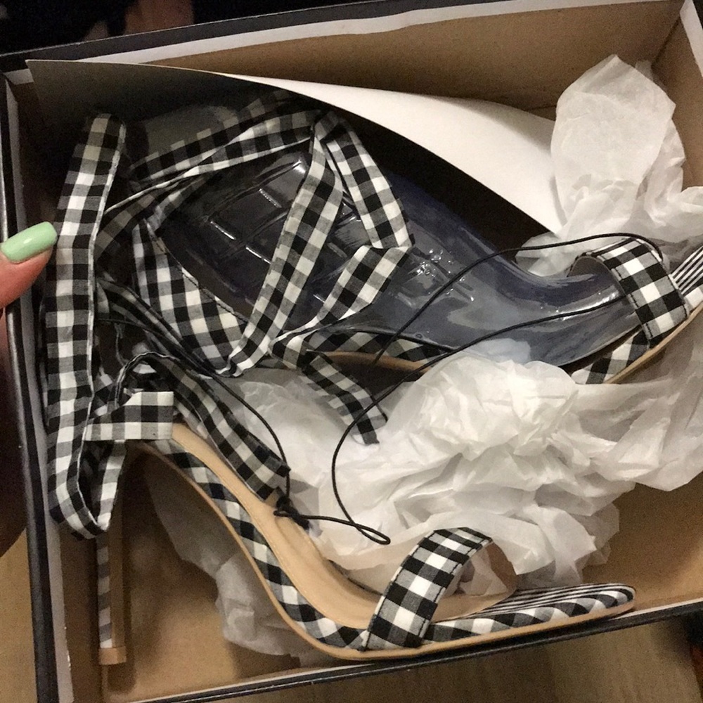 Shoe